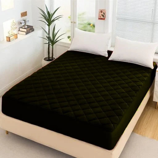 BLACK MATTRESS PROTECTOR